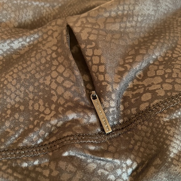 Tahari Sport / Elie Tahari Snakeskin Black Leggings / Yoga / Activewear - Picture 8 of 10